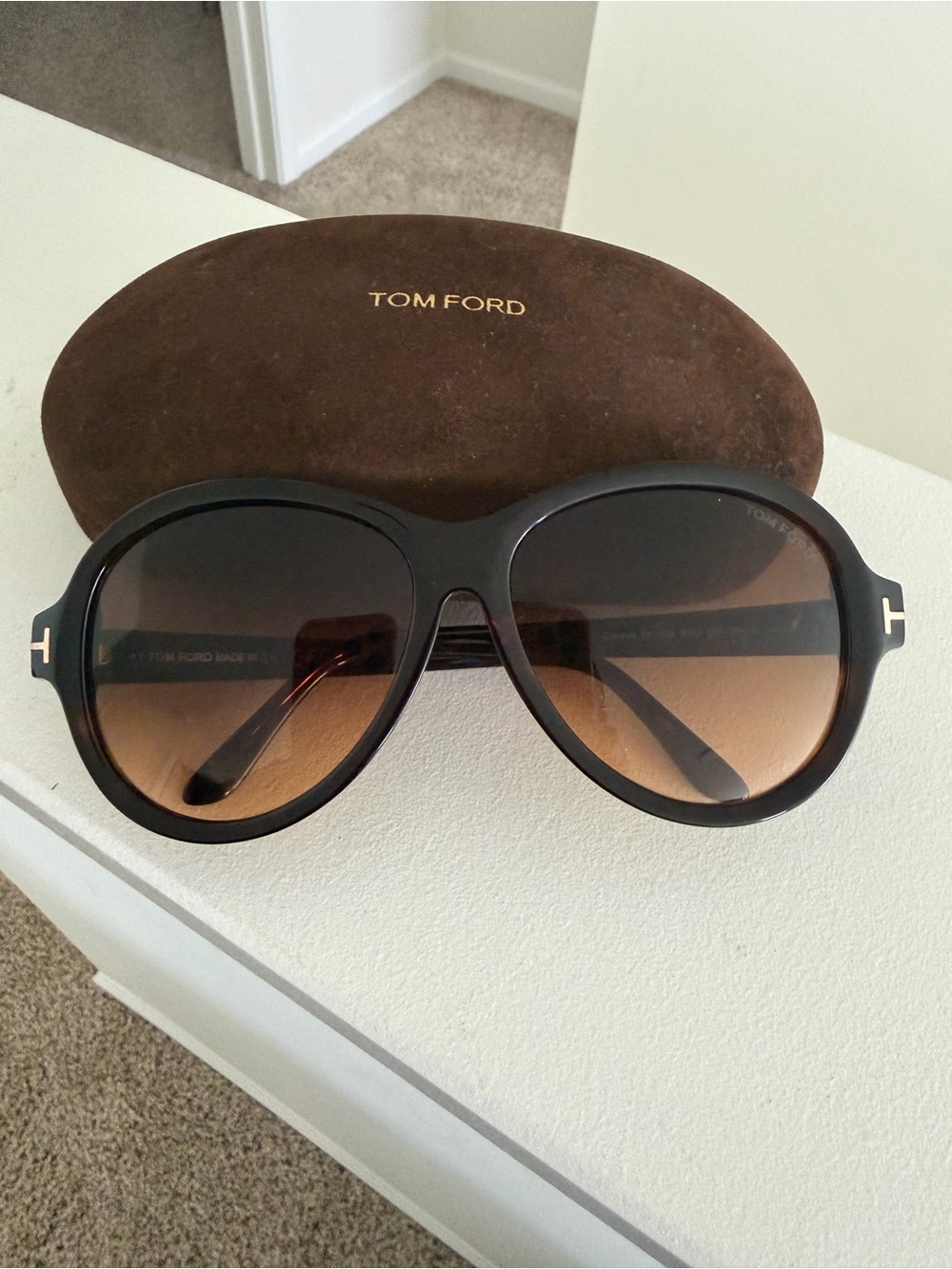 Tom Ford Women's Brown Gradient Round Sunglasses - Never Worn